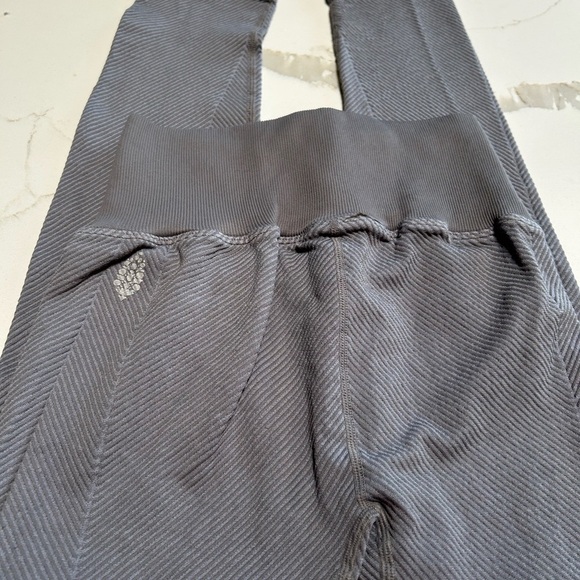 Free People Movement Ribbed Full Length Gray Leggings Size Small - Picture 4 of 7